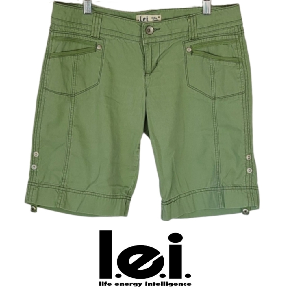 Y2K Skater Vintage Snap Cuff Lei Shorts, Size 11